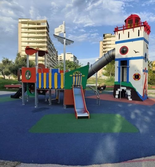 parque pirata con tirolina . 15 minutis andando